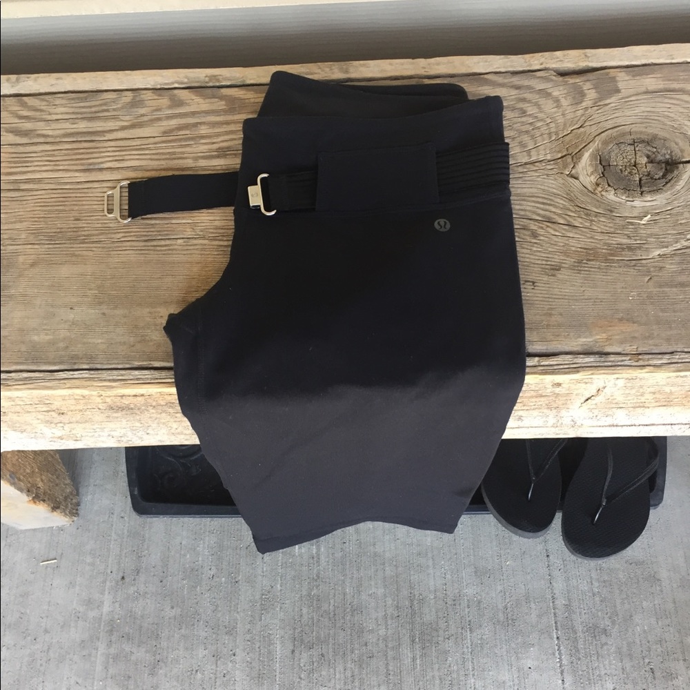 lulu lemon capri/ short +belt